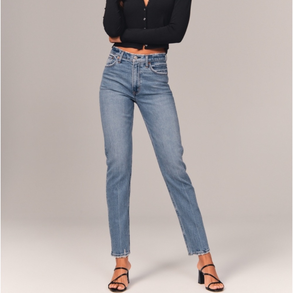 Abercrombie & Fitch High Rise Mom Jean